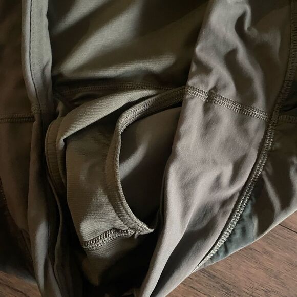 Lululemon OG Camo Speed Shorts - Picture 5 of 7